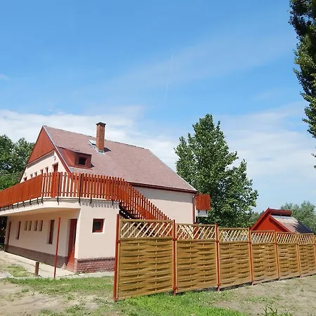 Napsugar Apartman Baja